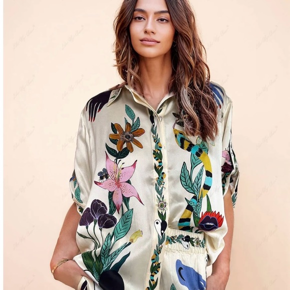 Patterned (multi-color) satin pant set - as seen on “Like My Choice” & Commense. - Picture 4 of 5